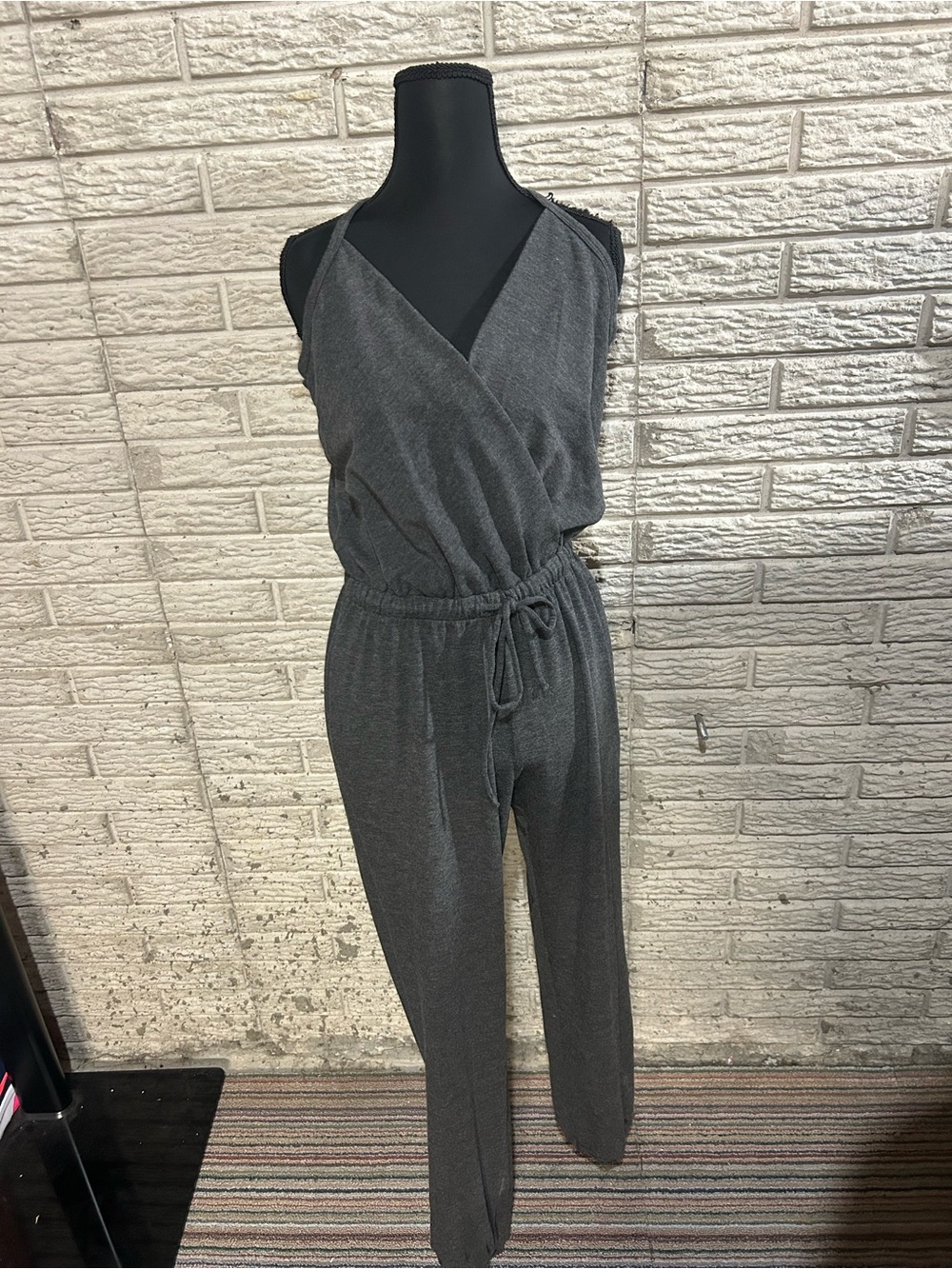 Charcoal Gray Sleeveless Jumpsuit with Drawstring Waist & Clasp V Neck Pockets